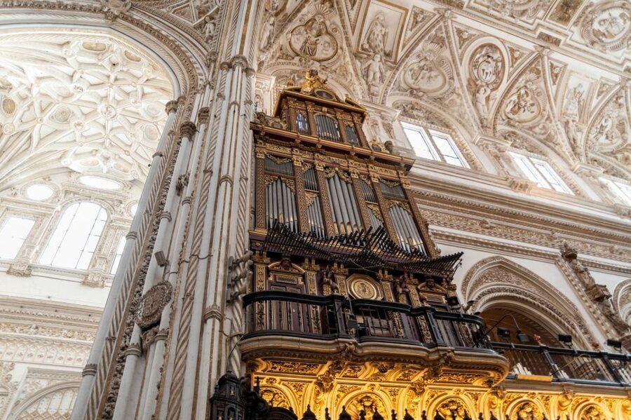 Cordoba: Jewish Quarter and Mosque-Cathedral Guided Tour - Why Córdoba’s Mosque-Cathedral needs a guide