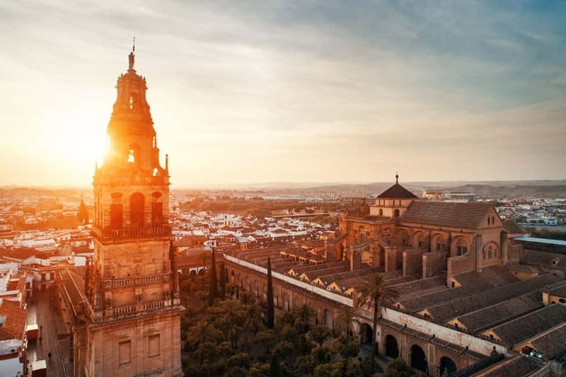 Córdoba: Mosque-Cathedral, Jewish Quarter and Alcázar Tour - Inside the Mosque-Cathedral of Córdoba