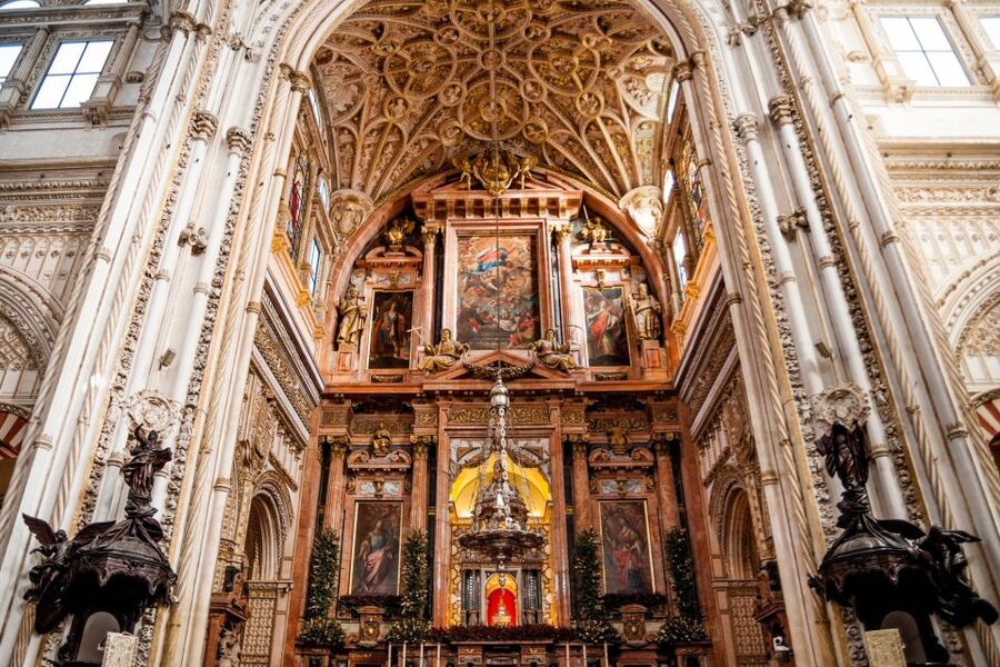 Córdoba: Skip-the-Line Great Mosque-Cathedral History Tour - Why the Mosque-Cathedral is worth a guided visit