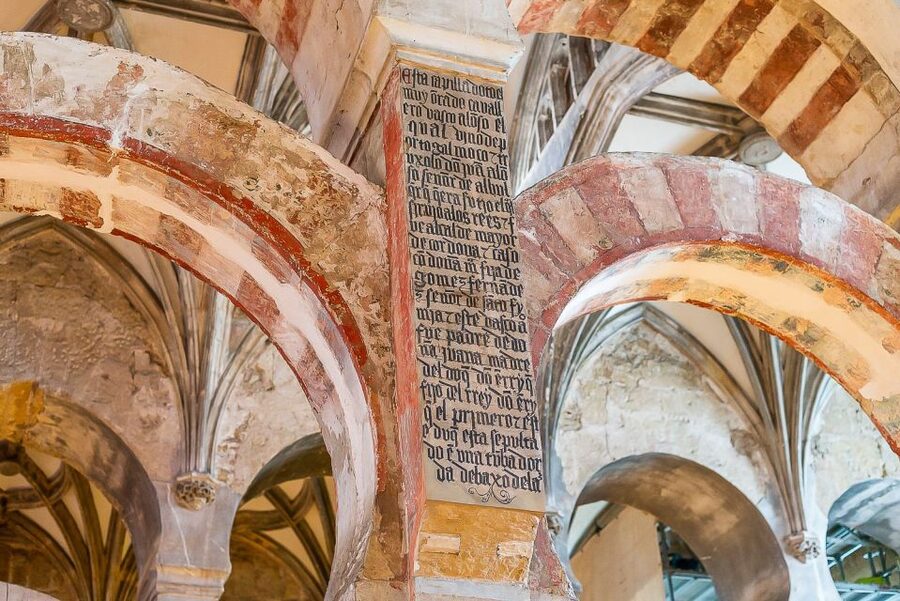 Córdoba: Skip-the-Ticket-Line Mosque-Cathedral Guided Tour - The cathedral within the former mosque