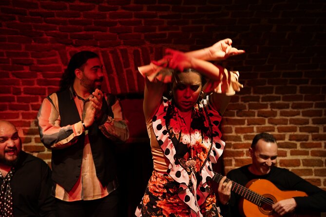 Essential Flamenco: Pure Flamenco Show in the Heart of Madrid - Why this flamenco show feels different