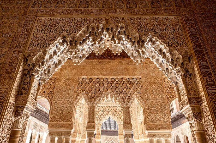 Fast-Track Alhambra & Nasrid Palaces Guided Tour - Charles V Palace: a sharp change in style