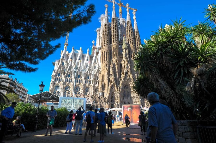 Fast Track: Sagrada Familia & Barcelona Full-Day Tour - Montjuïc views and the Olympic story