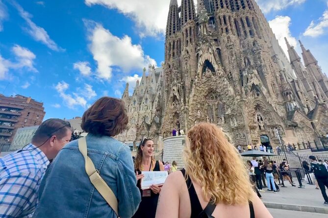 Fast Track Sagrada Familia Guided Tour - Why a guided visit helps inside Sagrada Familia
