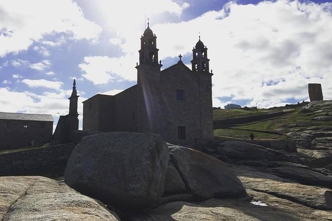 Finisterre and Costa da Morte: The Most Complete Tour of Santiago - Muros and the working estuary