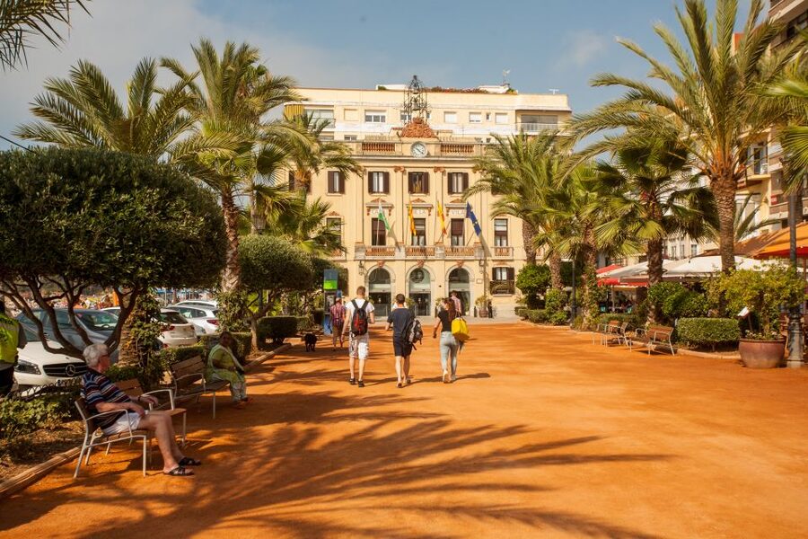 From Barcelona: Costa Brava Day Tour with Boat Trip - Who should choose this Costa Brava trip