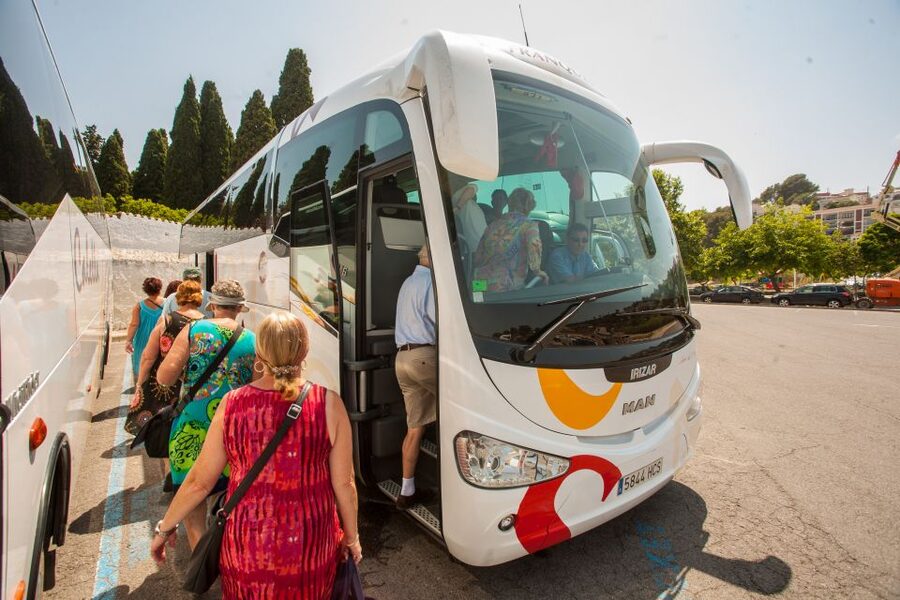 From Barcelona: Costa Brava Day Tour with Boat Trip - Lloret de Mar, 90 minutes to get your bearings