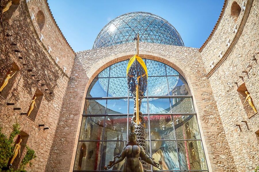 From Barcelona: Girona and Dalí Museum Small-group Day Tour - Figueres and the Dalí Theatre-Museum