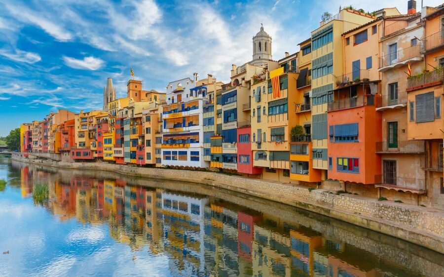 From Barcelona: Girona, Figueres, Dalí Museum, and Cadaqués - Why this day trip works