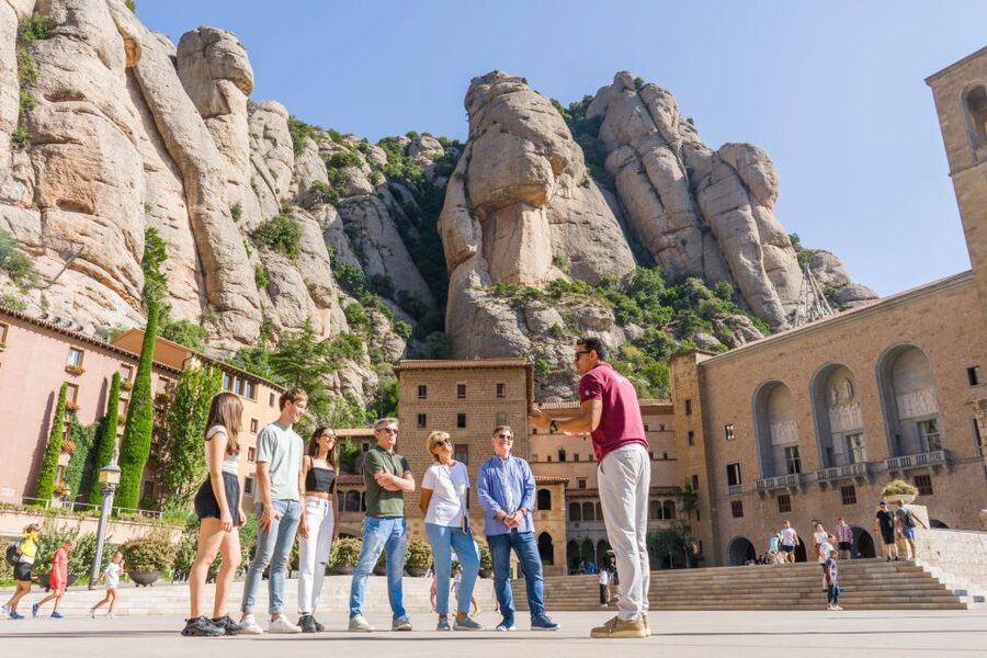From Barcelona: Half-Day Montserrat Experience - Early access to the monastery and basilica