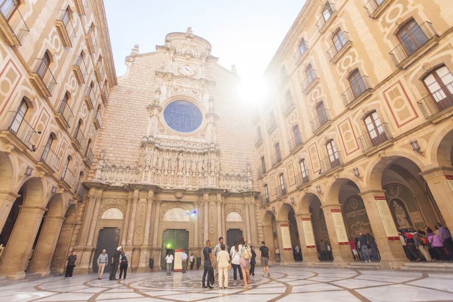 From Barcelona: Montserrat Half-Day Wine and Tapas Trip - Oller del Mas and the castle winery