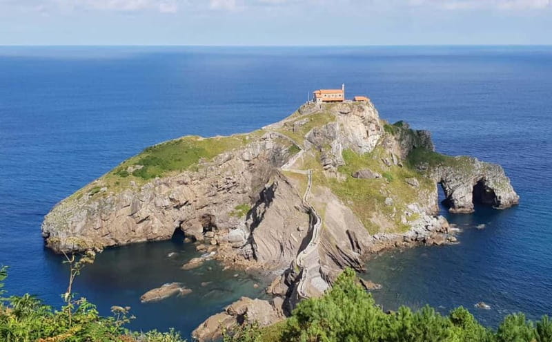 From Bilbao: Gaztelugatxe, Gernika, and Mundaka Group Tour - Gernika and the memory of the Spanish Civil War