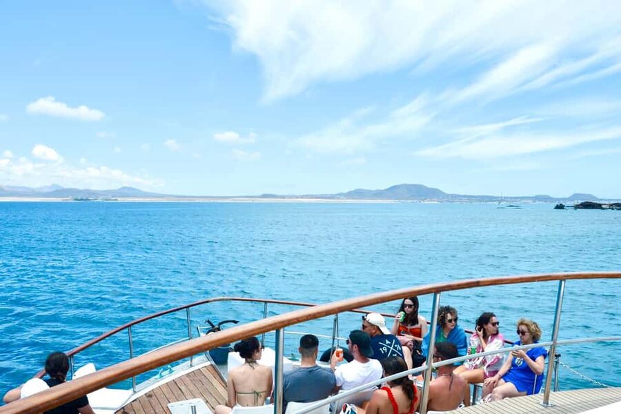 From Corralejo: Lobos Island Boat and Snorkel Activity - Why Lobos Island makes a good day trip from Corralejo