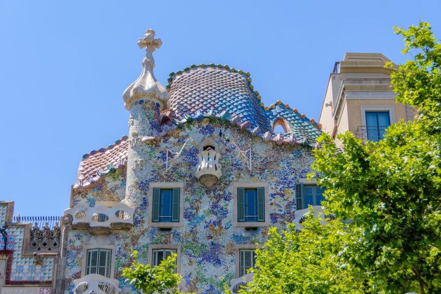 From Costa Brava: Barcelona and Antoni Gaudí's Work Bus Tour - Why this bus tour works from the Costa Brava