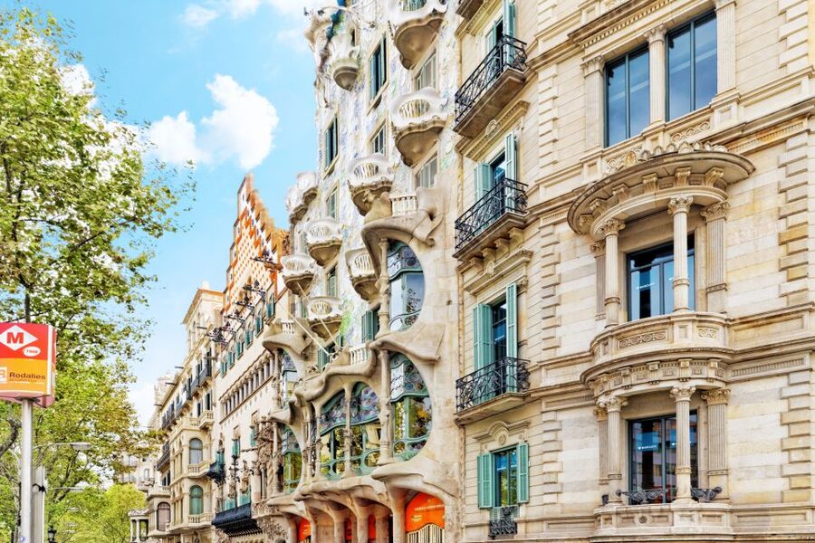 From Costa Brava: Barcelona and Antoni Gaudí's Work Bus Tour - Starting from Malgrat de Mar, Blanes, or another coastal town