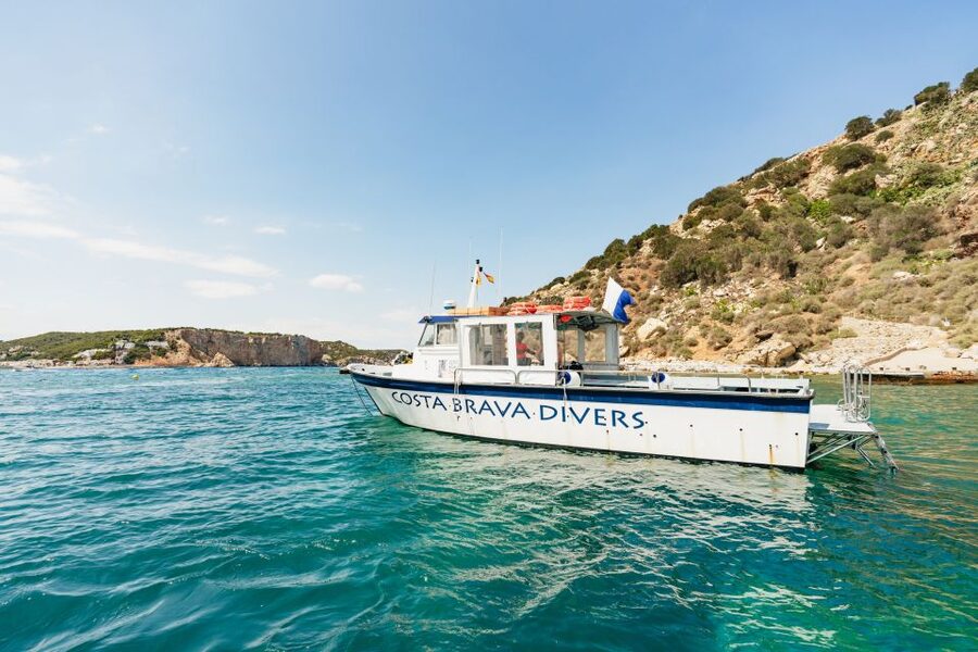 From L’Estartit: Snorkeling Trip to the Medes Islands - The Medaqua briefing and equipment handout