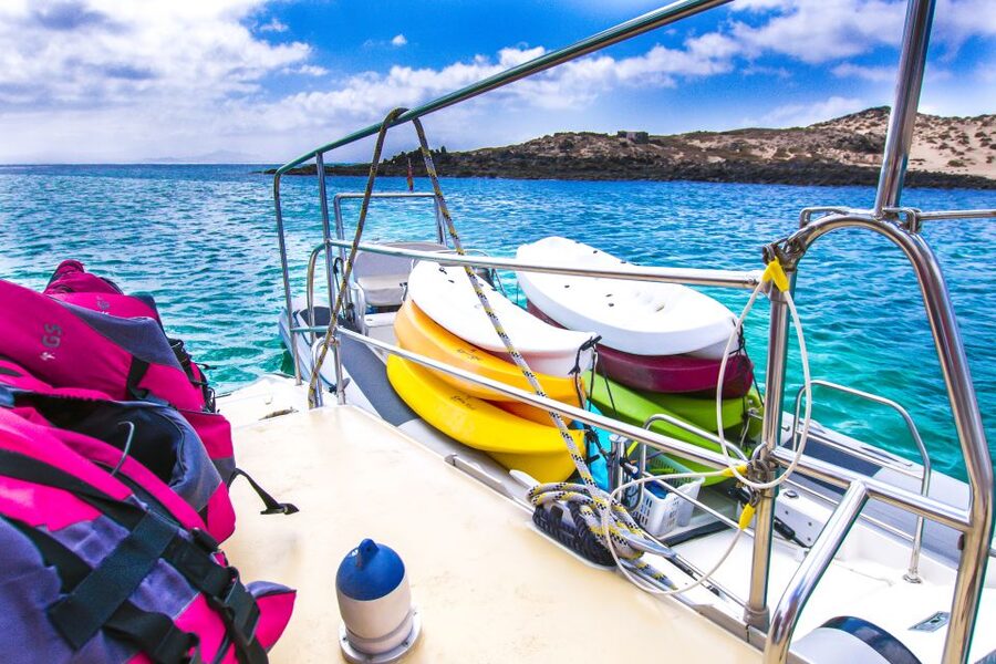 From Lanzarote: Sailing Day Trip Around La Graciosa - Should you book it?