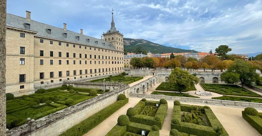 From Madrid: Escorial Monastery and the Valley of the Fallen - The ride to San Lorenzo de El Escorial