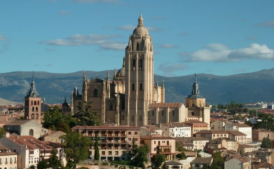 From Madrid: Segovia & Avila Day Trip with Optional Tickets - The old quarter and the Convent of Saint Teresa