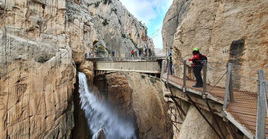 From Malaga: Caminito del Rey/White Village Tour & Tapas - Álora, where the white-village visit starts