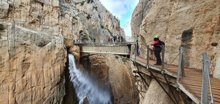 From Malaga: Caminito del Rey/White Village Tour & Tapas - How hard is the full day?