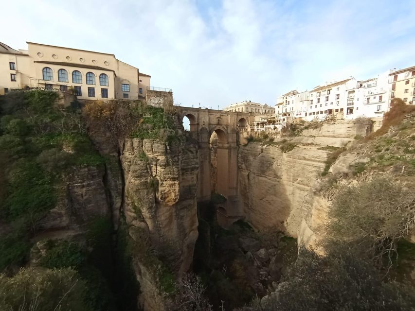 From Málaga: Ronda+Setenil de las Bodegas with Little Train - Who will get the most from this experience?