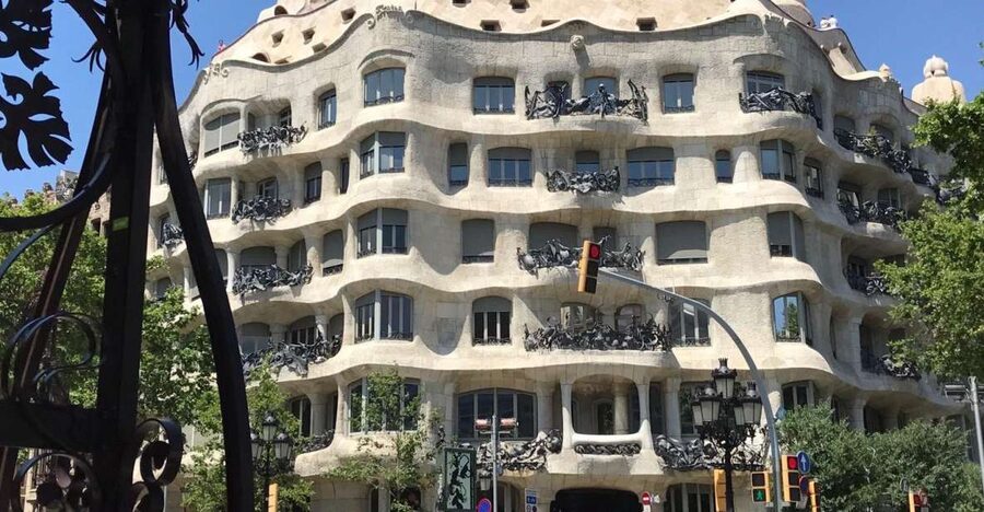 From Salou: Full Day Barcelona Panoramic Tour with Free Time - Why this Salou to Barcelona day trip works