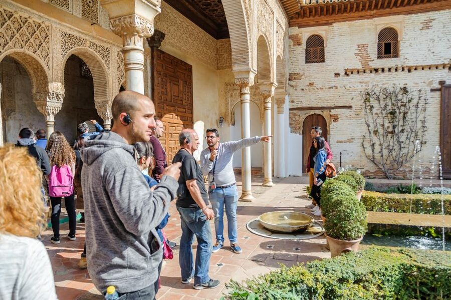 From Seville: Granada Day Trip Alhambra and Albaycin - Should you book it?