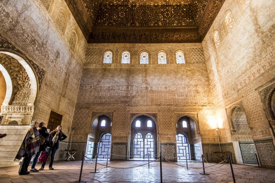 From Seville: Granada Day Trip with Alhambra and Albaicín - Guides, languages, and communication
