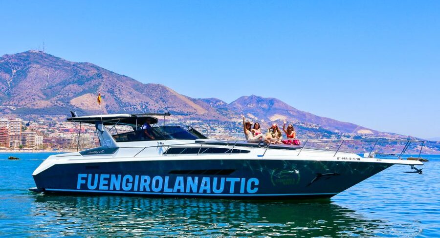 Fuengirola: Dolphin Watching by Yacht with Snacks and Drinks - Calaburras Lighthouse and Torrequebrada Beach