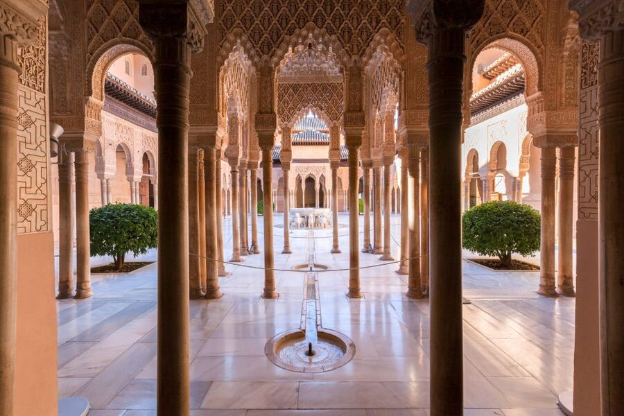 Granada: 3-Hour Alhambra and Generalife Gardens Guided Tour - Why a guide helps inside the Alhambra