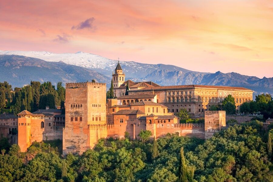 Granada: 3-Hour Alhambra and Generalife Gardens Guided Tour - Meeting at the ticket office plaza