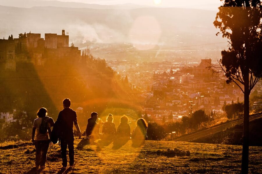 Granada: Albaicín and Sacromonte Guided Sunset Walking Tour - Pace, fitness, and the real physical demand