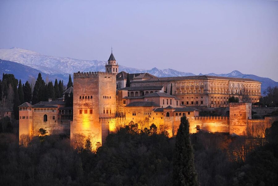 Granada: Alhambra and Generalife Garden Ticket & Guided Tour - Key points to know before you book