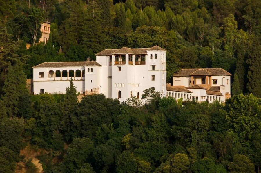 Granada Alhambra and Generalife Gardens Experience Tour - What the $41 price really gets you