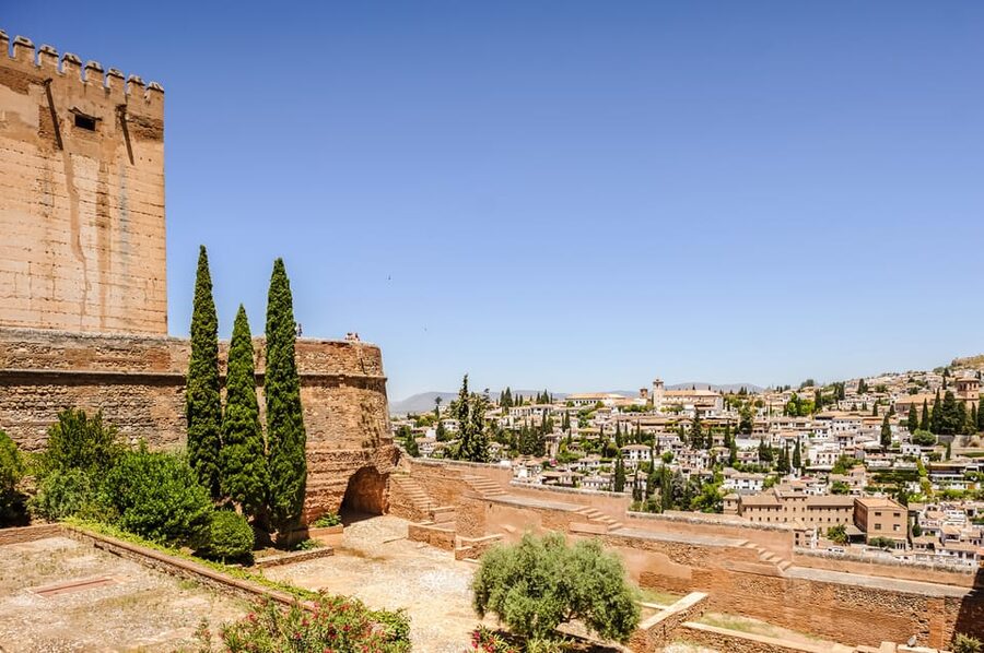 Granada: Alhambra and Nasrid Palaces Entry Ticket - Arriving at the Access Pavilion