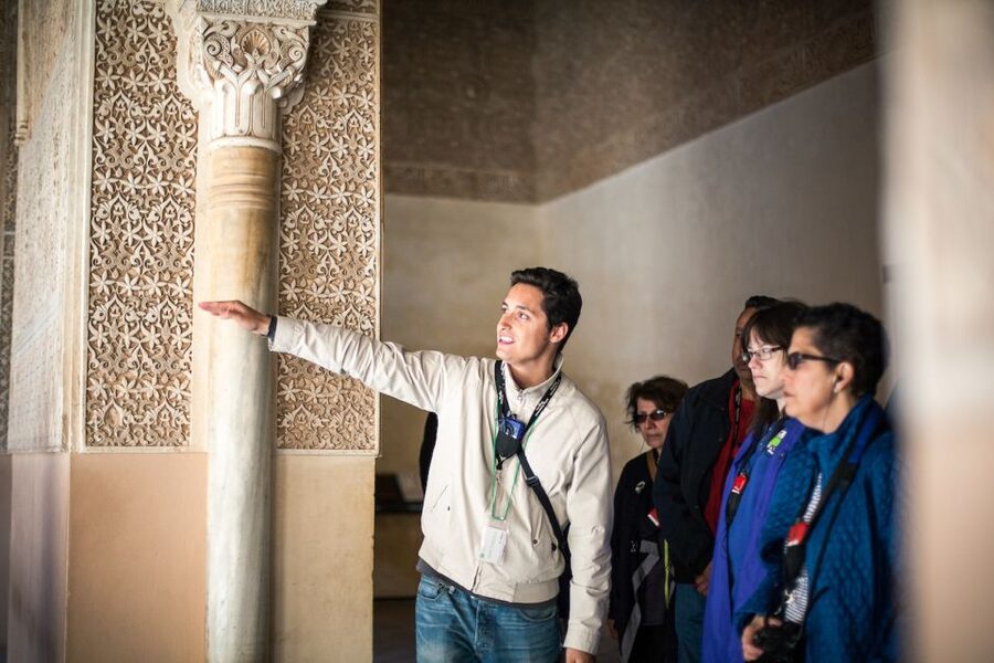 Granada: Alhambra and Nasrid Palaces Small Guided Tour - Key points to know before booking