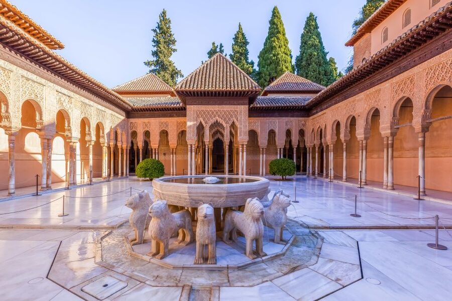 Granada: Alhambra and Nasrid Palaces Small Guided Tour - The Nasrid Palaces: the artistic center
