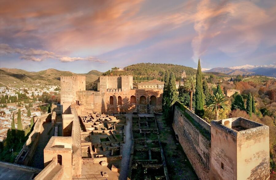 Granada: Alhambra Fast-Track Guided Tour - Generalife Gardens: fountains, terraces, and a gentle beginning