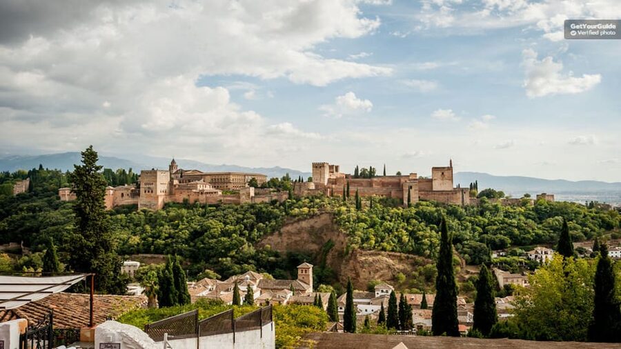 Granada: Alhambra Gardens and Generalife Ticket - Guide, audio guide, and how to add context