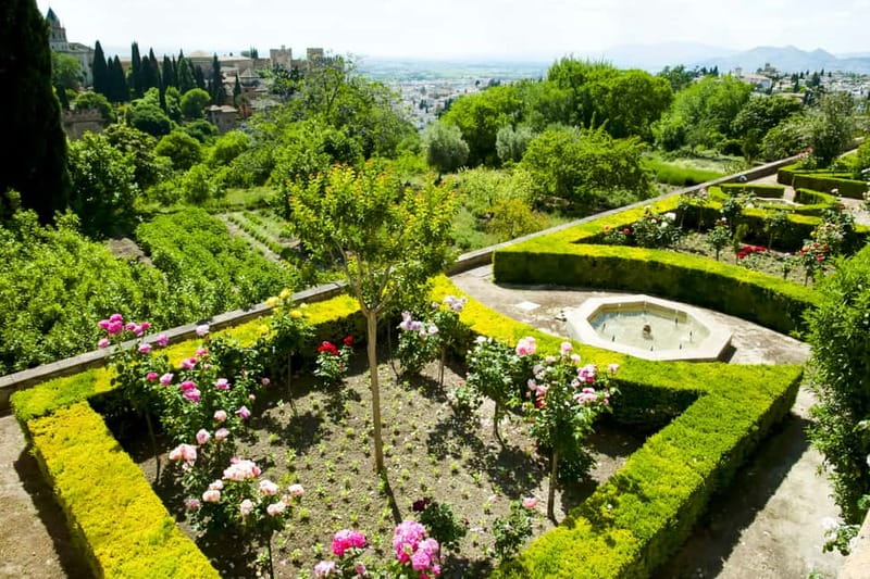 Granada: Alhambra & Gardens Tour w/Nasrid Palaces Option - Booking details worth taking seriously
