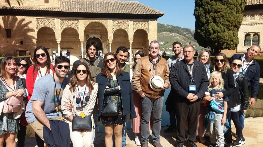 Granada: Alhambra, Nasrid Palaces, & Generalife Guided Tour - Group size, language, and the pace