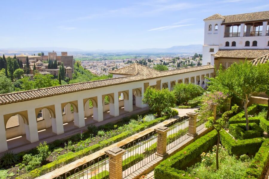 Granada: Alhambra Small Group Tour with Nasrid Palaces - Alcazaba: walls, towers, and wide Granada views