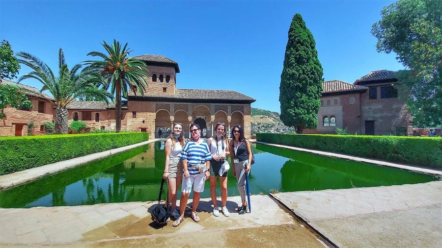 Granada: Full Alhambra Premium Guided Tour with Tickets - Alcazaba and Torre de la Vela