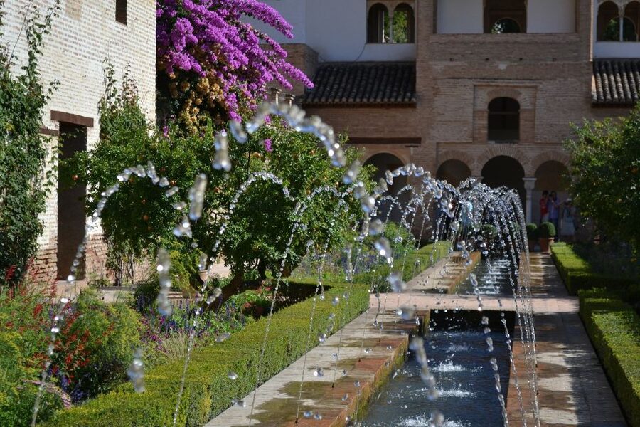 Granada: Full Alhambra Premium Guided Tour with Tickets - Generalife, where the royal visit opens out