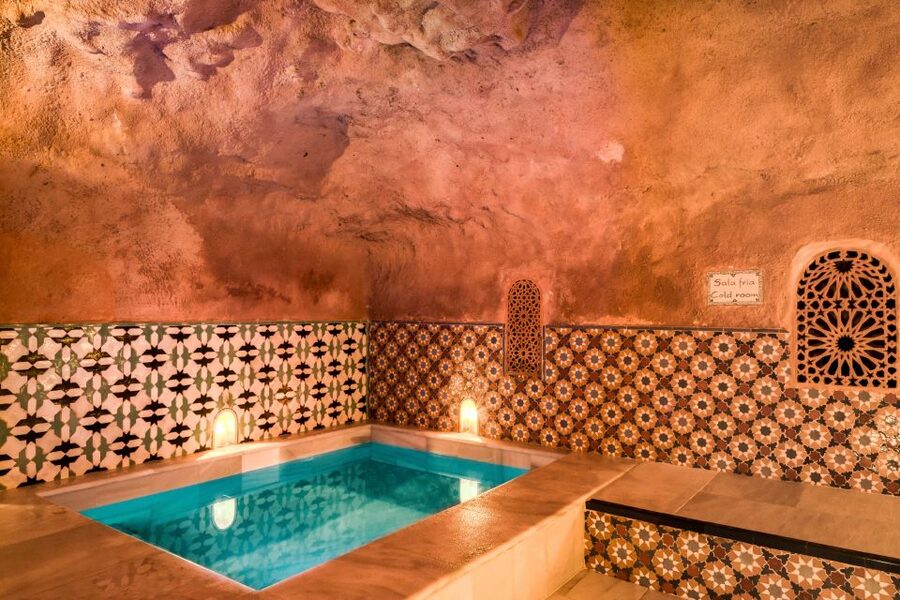 Granada: Hammam Al Ándalus with Massage - Location Near the Alhambra