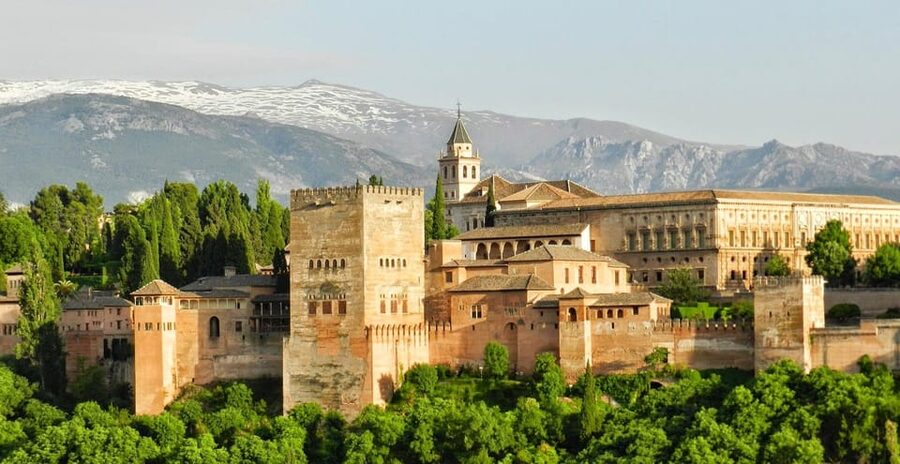 Granada: Tour of Alhambra, Generalife, and Nasrid Palaces - Why a guide helps inside the Alhambra