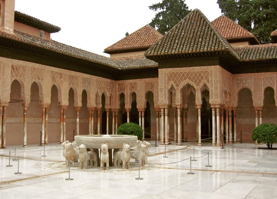 Granada: Tour of Alhambra, Generalife, and Nasrid Palaces - The Nasrid Palaces: 90 minutes of decoration and power