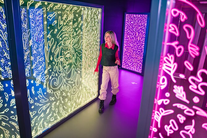 IKONO Barcelona: Immersive Experience - Finding the attraction inside Arena Shopping Center