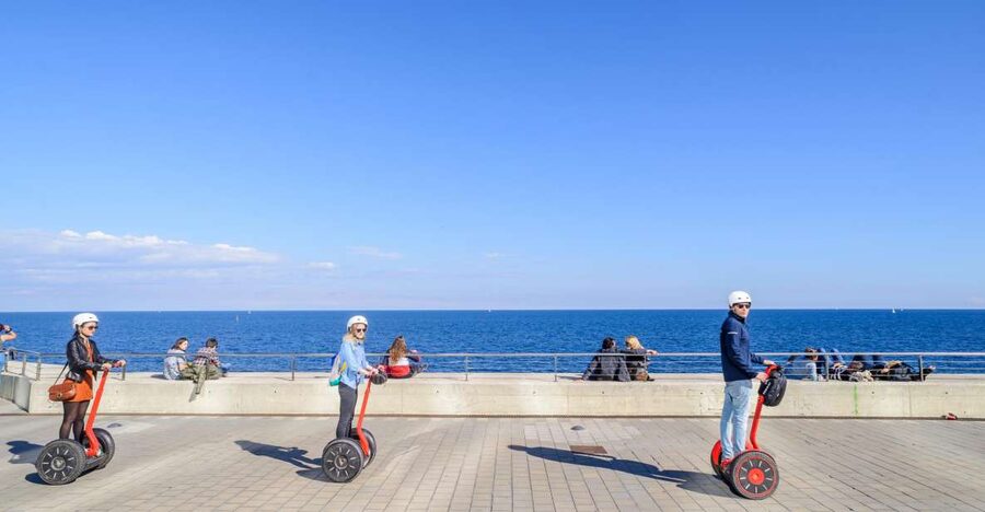 Intro Segway Tour Barcelona 1h - Learning to ride before the city tour begins